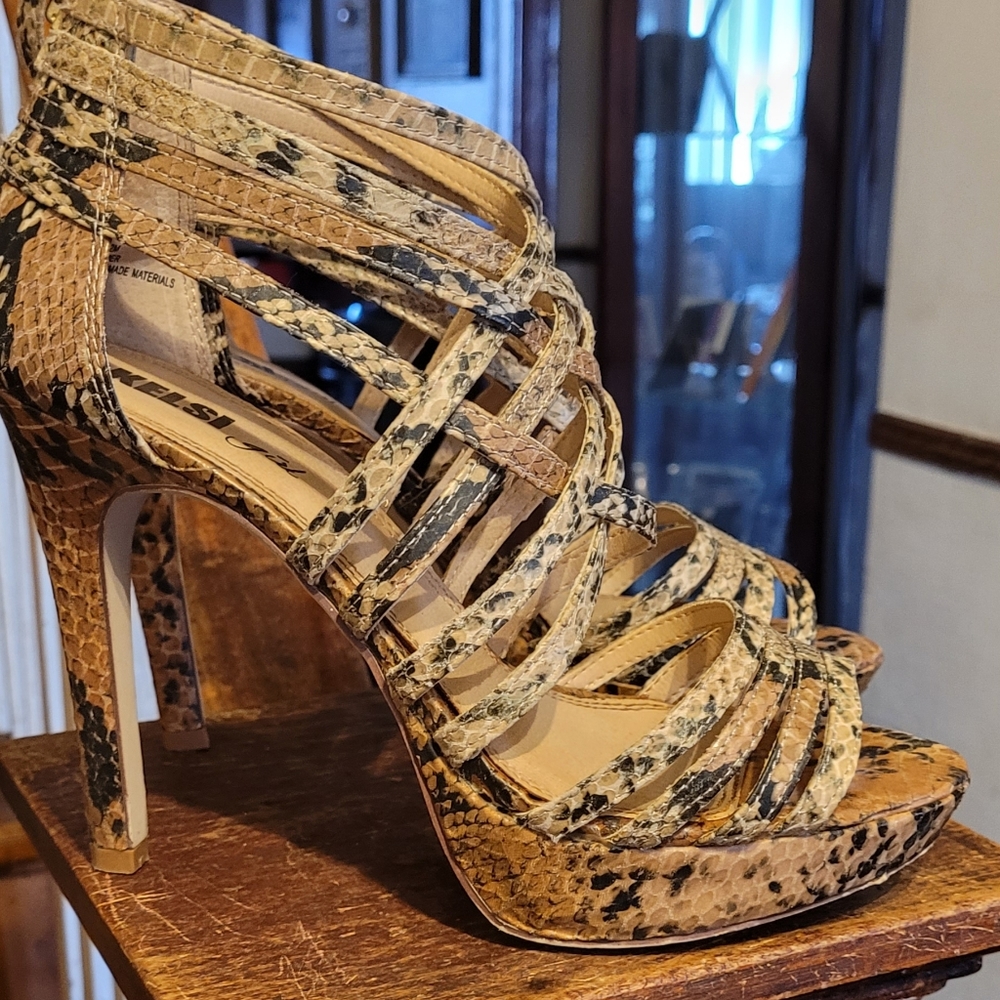 Heels Sandals - Picture 2 of 4